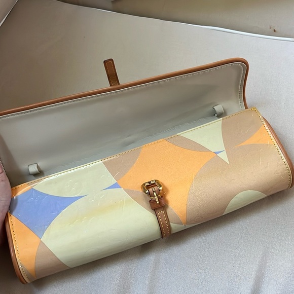 Authentic Louis Vuitton Monogram Vernis Fleurs Pochette (Rare color palette!) - Picture 10 of 13